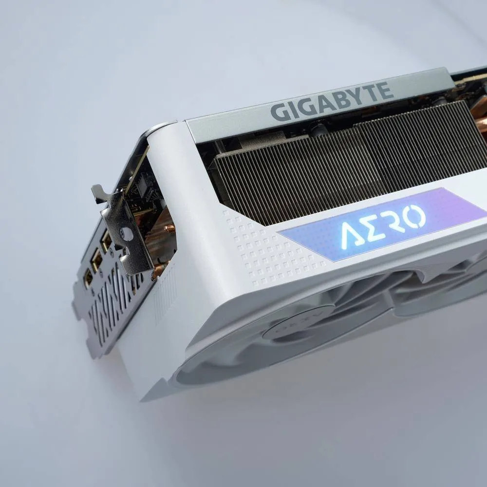 کارت گرافیک GIGABYTE GeForce RTX 4080 AERO OC 16GB GDDR6X سفید - تصویر گالری 4